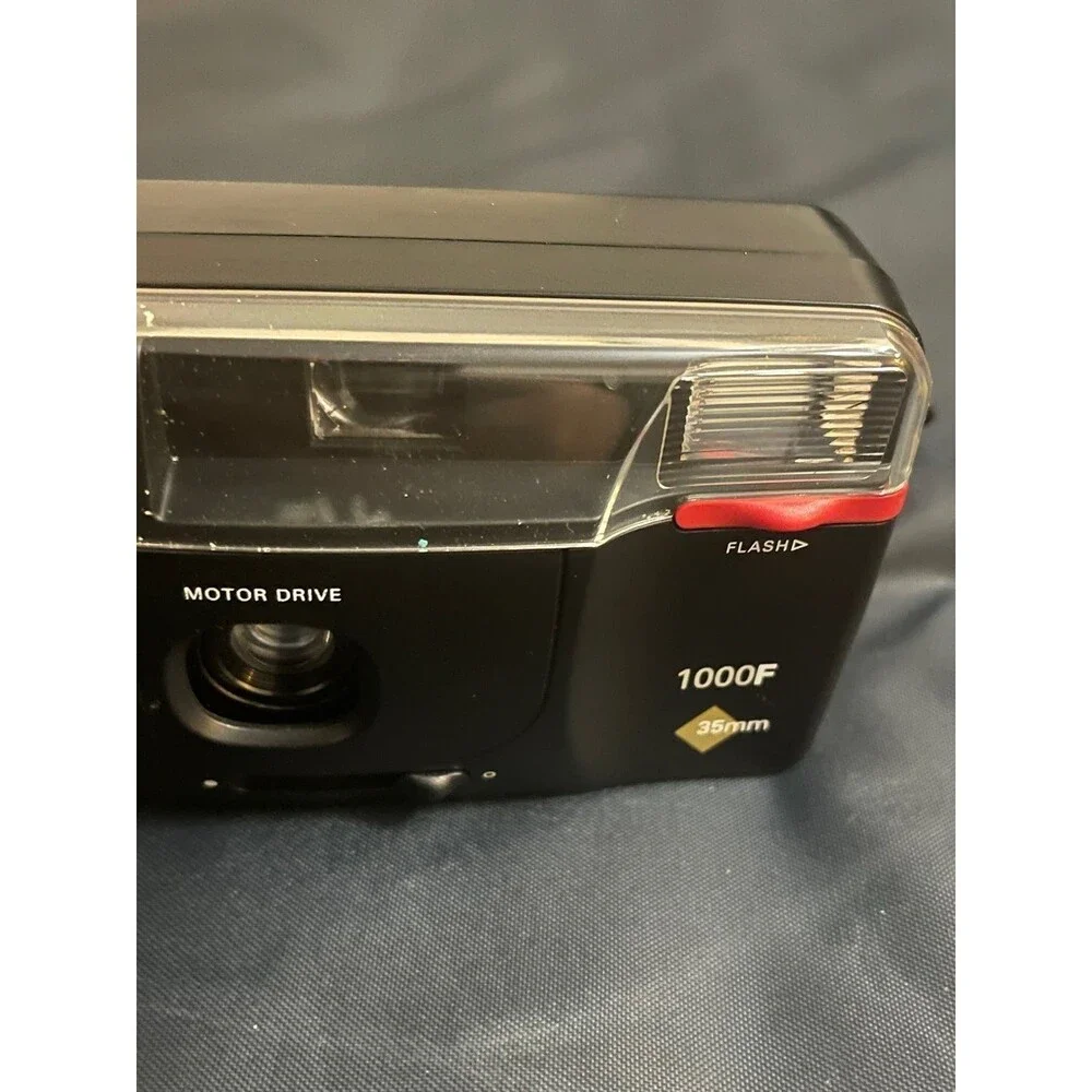 Nice Vintage Polaroid 1000F 35mm Film‎ Camera Rare Tested